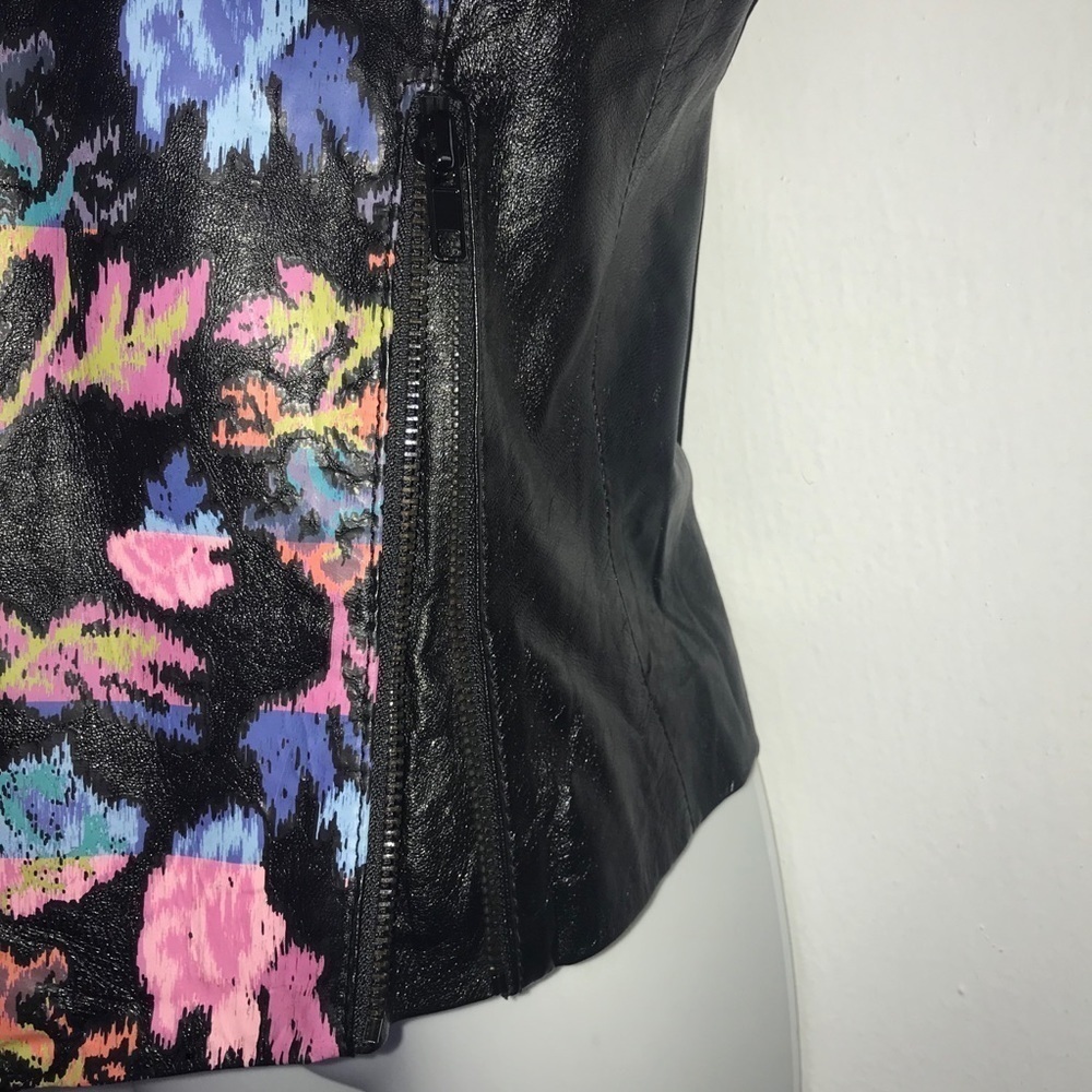 Donna-di-Eleganza Zip Front Printed Leather Jacket - Picture 7 of 12